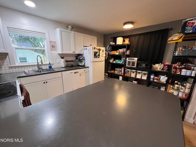 129 Melody Lane, Toledo, OH 43615