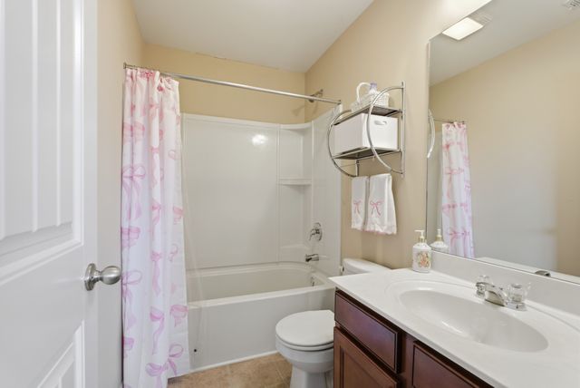 1421 Riverbrook Dr, Hermitage, TN 37076