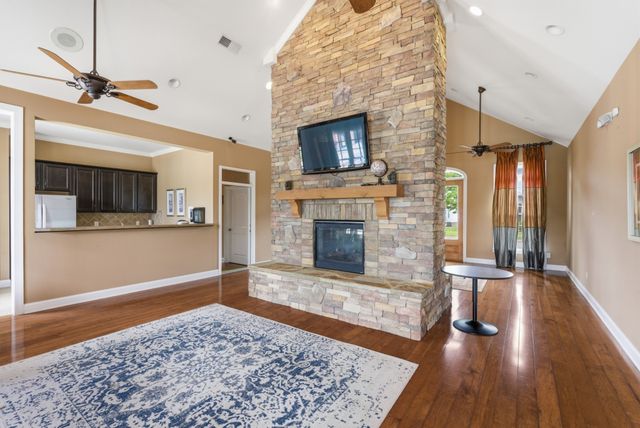 1421 Riverbrook Dr, Hermitage, TN 37076