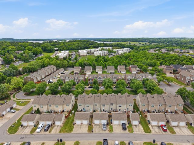 1421 Riverbrook Dr, Hermitage, TN 37076