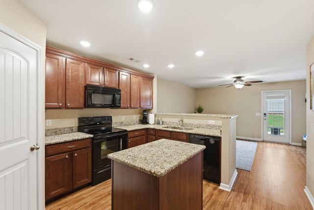 1421 Riverbrook Dr, Hermitage, TN 37076