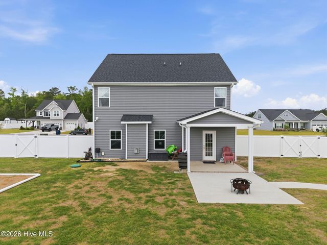 966 Appaloosa Trail, Grimesland, NC 27837