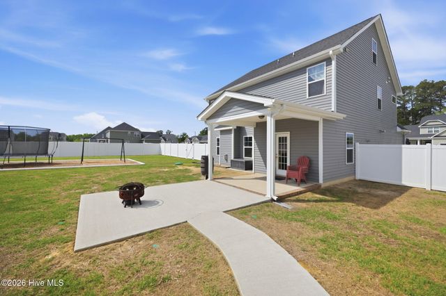 966 Appaloosa Trail, Grimesland, NC 27837