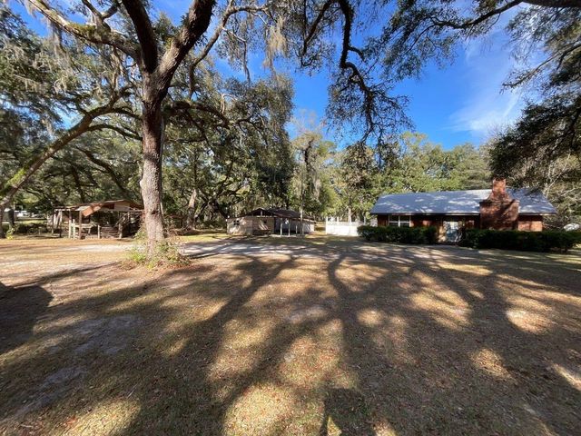 8233 NE HIGHWAY 353, Old Town, FL 32680