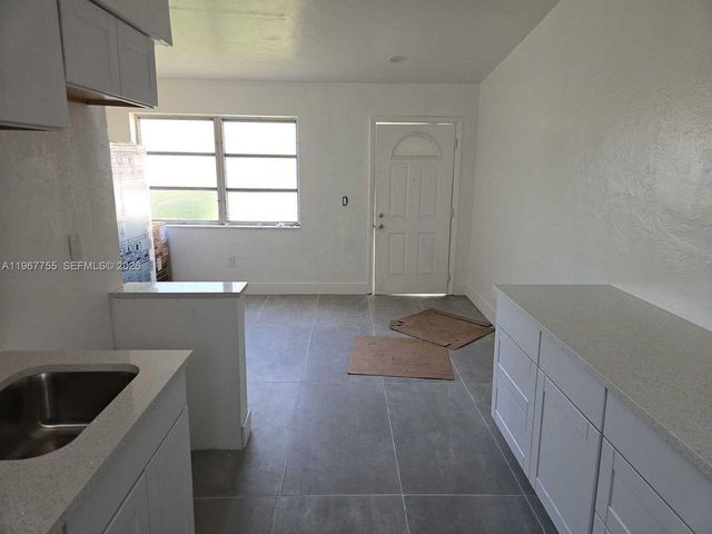 3001 SW 23rd Ter A, Miami, FL 33145