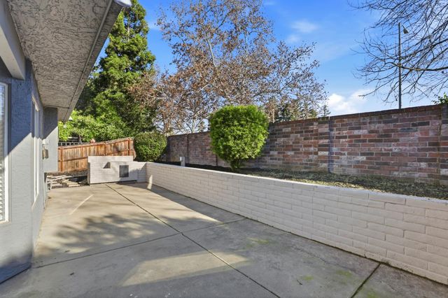 7300 Saltgrass Way, Elk Grove, CA 95758