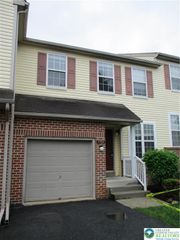 7721 South Cross Creek Circle 147, Upper Macungie Twp, PA 18031
