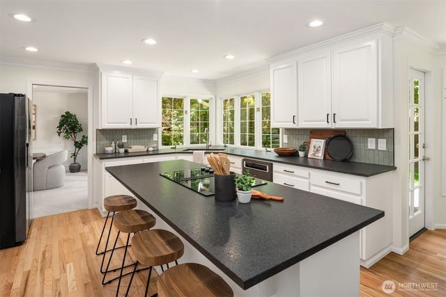 19862 NE 126th Place, Woodinville, WA 98077