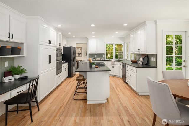 19862 NE 126th Place, Woodinville, WA 98077