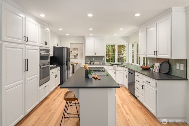 19862 NE 126th Place, Woodinville, WA 98077