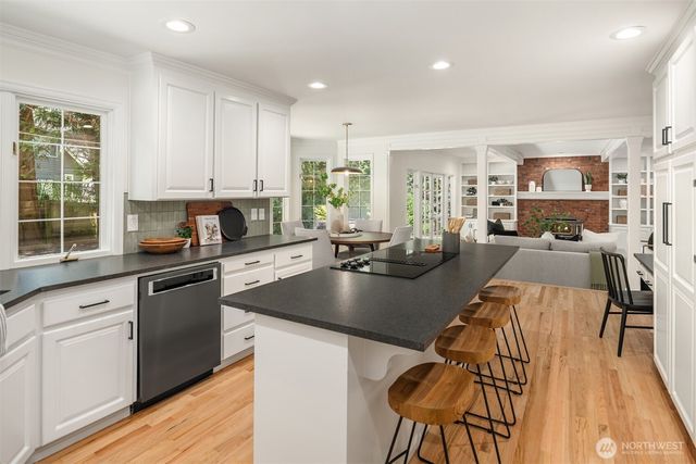 19862 NE 126th Place, Woodinville, WA 98077