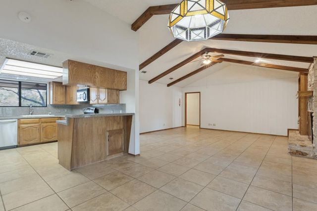 300 W Sequoia SPUR, Georgetown, TX 78628