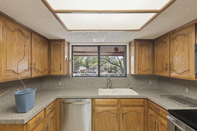 300 W Sequoia SPUR, Georgetown, TX 78628