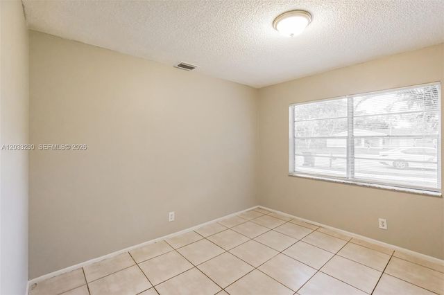 7820 SW 9th St, North Lauderdale, FL 33068