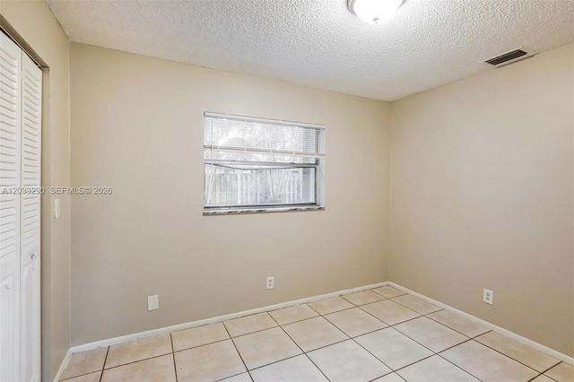 7820 SW 9th St, North Lauderdale, FL 33068