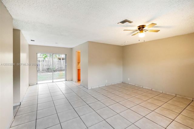 7820 SW 9th St, North Lauderdale, FL 33068