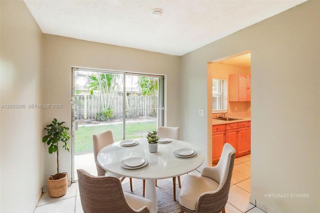 7820 SW 9th St, North Lauderdale, FL 33068