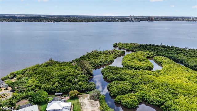 15371 River Vista DR 803, North Fort Myers, FL 33917