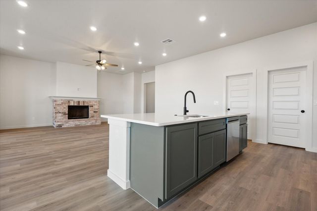 2901 Tractor Avenue, Wolfforth, TX 79382