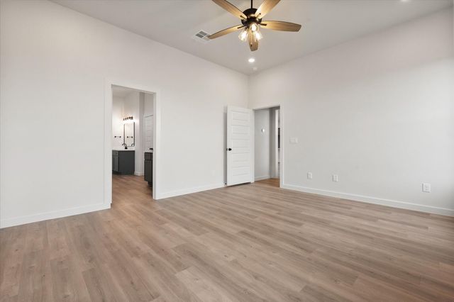 2901 Tractor Avenue, Wolfforth, TX 79382