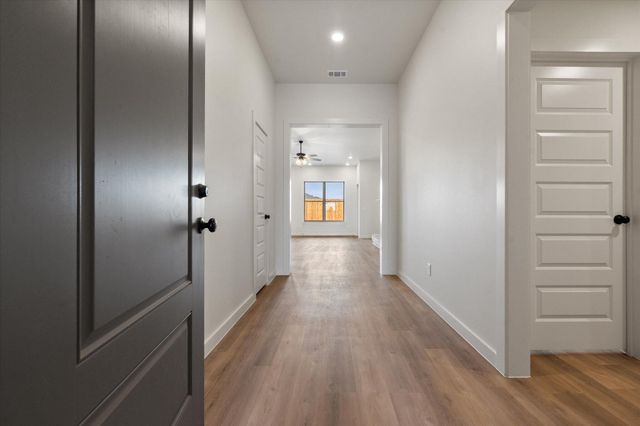 2901 Tractor Avenue, Wolfforth, TX 79382