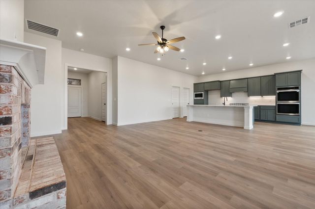 2901 Tractor Avenue, Wolfforth, TX 79382