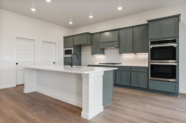 2901 Tractor Avenue, Wolfforth, TX 79382