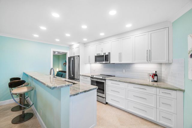 86 Macfarlane Drive 9-h, Delray Beach, FL 33483