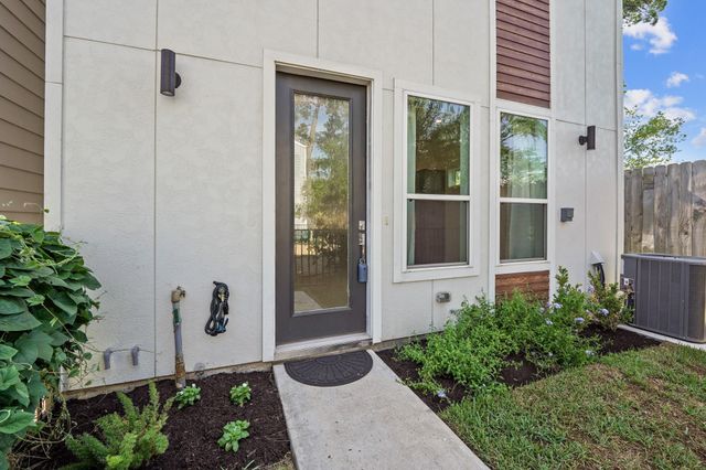 594 Janisch Road, Houston, TX 77018