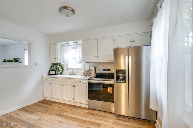 1219 Curtis Avenue, Cuyahoga Falls, OH 44221