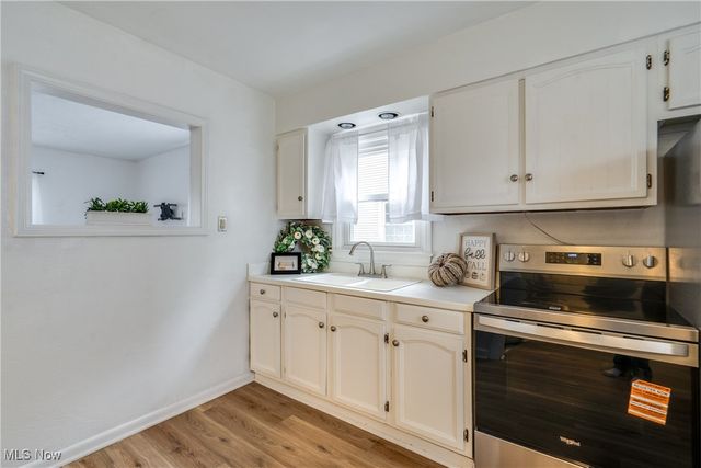 1219 Curtis Avenue, Cuyahoga Falls, OH 44221