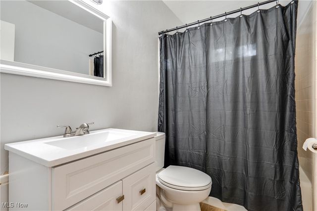 1219 Curtis Avenue, Cuyahoga Falls, OH 44221