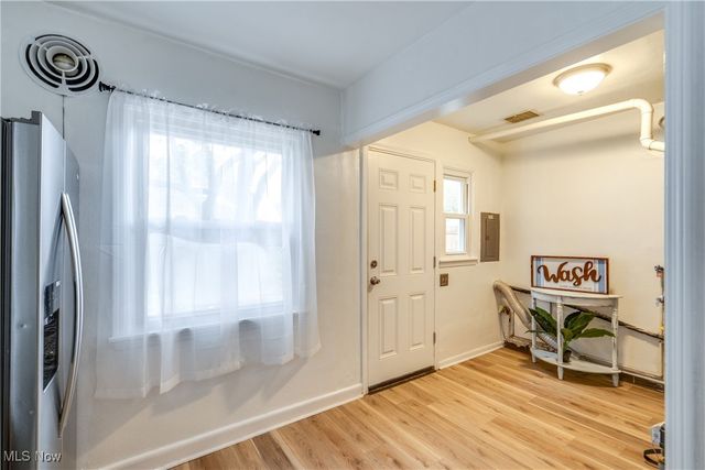 1219 Curtis Avenue, Cuyahoga Falls, OH 44221