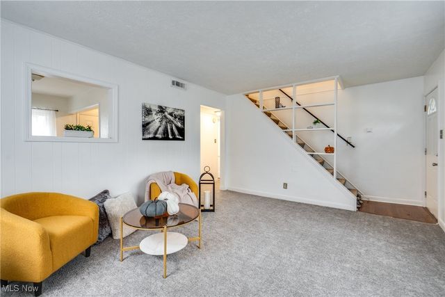 1219 Curtis Avenue, Cuyahoga Falls, OH 44221