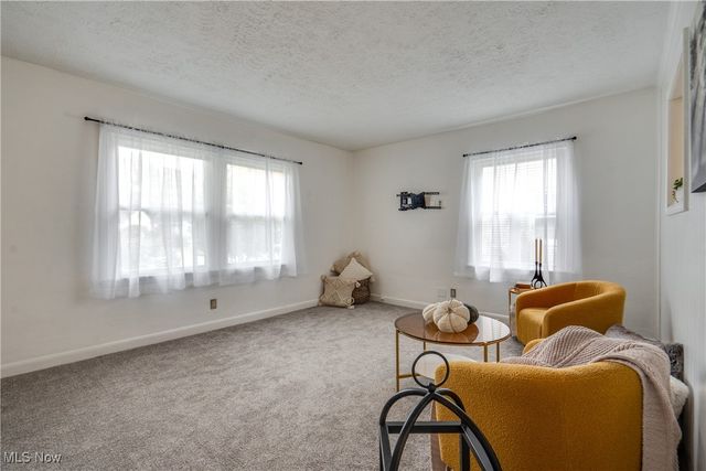 1219 Curtis Avenue, Cuyahoga Falls, OH 44221