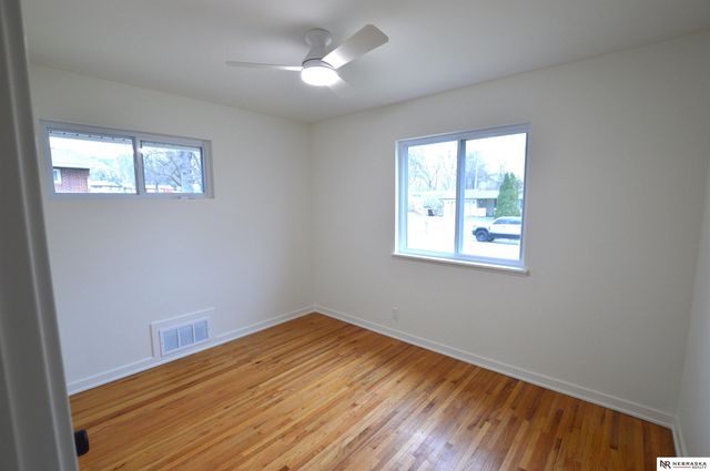 5815 J Street, Lincoln, NE 68510