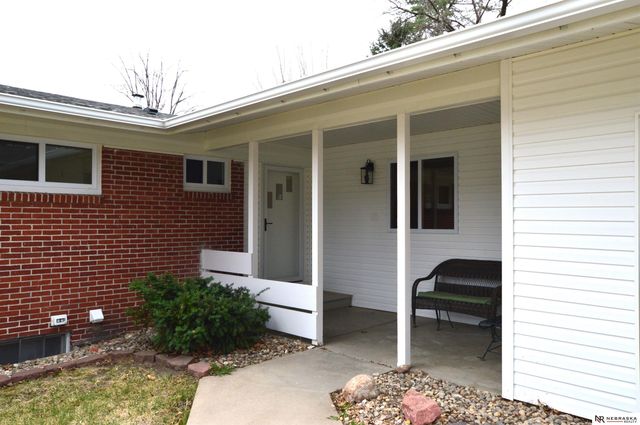 5815 J Street, Lincoln, NE 68510
