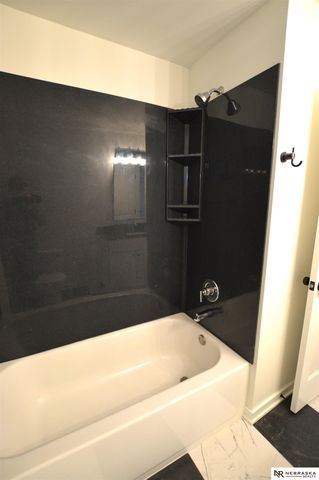5815 J Street, Lincoln, NE 68510