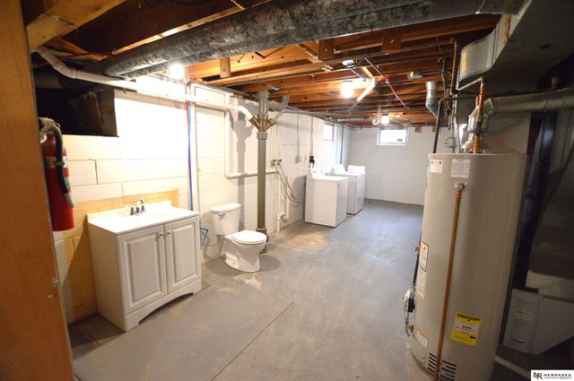 5815 J Street, Lincoln, NE 68510