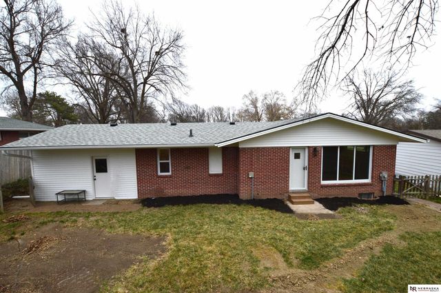 5815 J Street, Lincoln, NE 68510