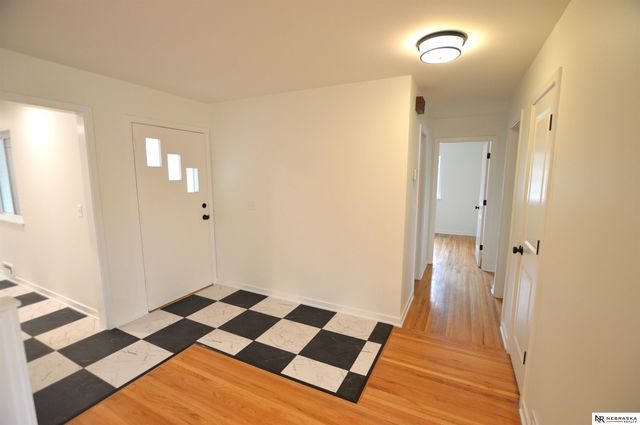 5815 J Street, Lincoln, NE 68510