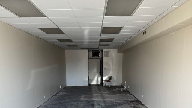 8137 N Milwaukee Avenue, Niles, IL 60714