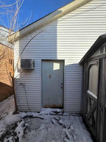 8137 N Milwaukee Avenue, Niles, IL 60714