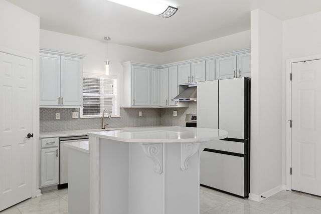 1460 E ISLAND PL, Memphis, TN 38103