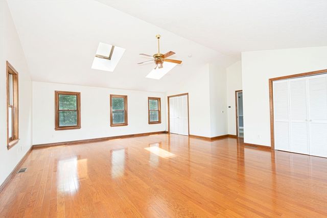 130 Pleasant St, Northborough, MA 01532