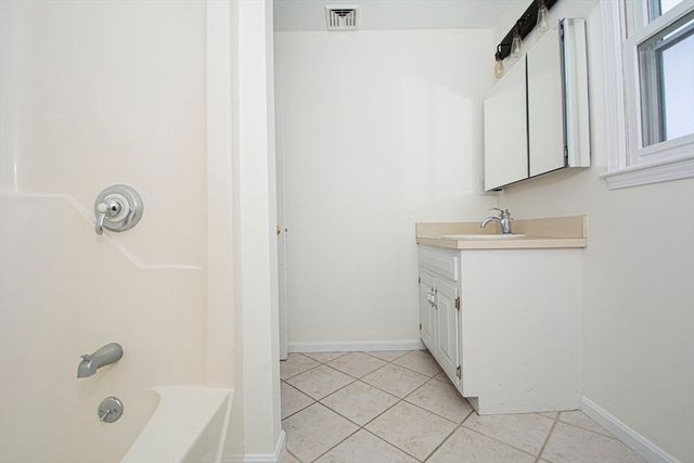 130 Pleasant St, Northborough, MA 01532