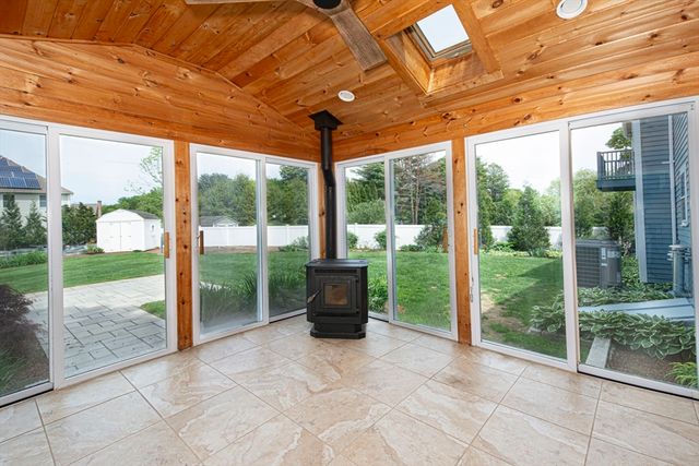130 Pleasant St, Northborough, MA 01532