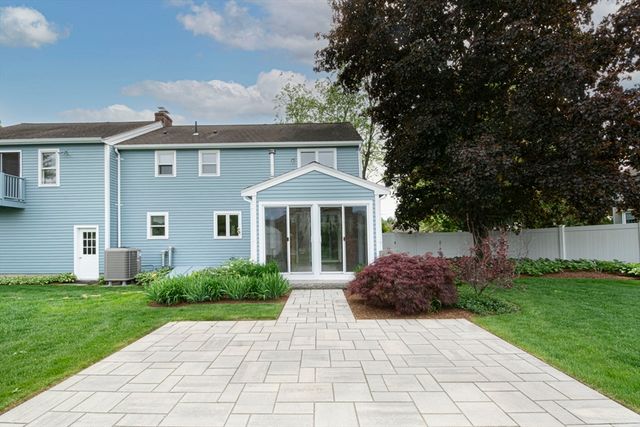 130 Pleasant St, Northborough, MA 01532