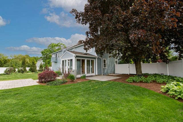 130 Pleasant St, Northborough, MA 01532