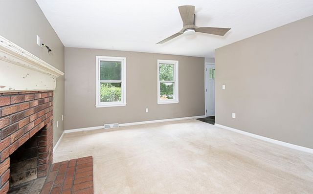 130 Pleasant St, Northborough, MA 01532